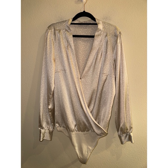 Abercrombie & Fitch Tops - Abercrombie & Fitch Satin Cream Leopard Print Bodysuit‎ Size Large
